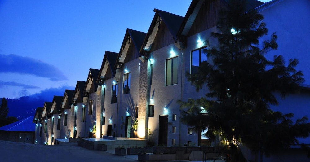 Hotel One Bhurban. in BHURBAN