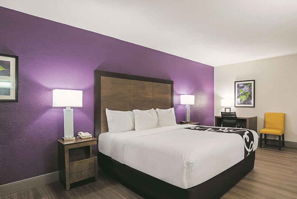 Wingate by Wyndham Galveston Beachfront at Seawall 14/32