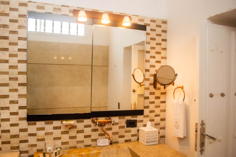 HOTEL BOUTIQUE DON PEPE 72/72