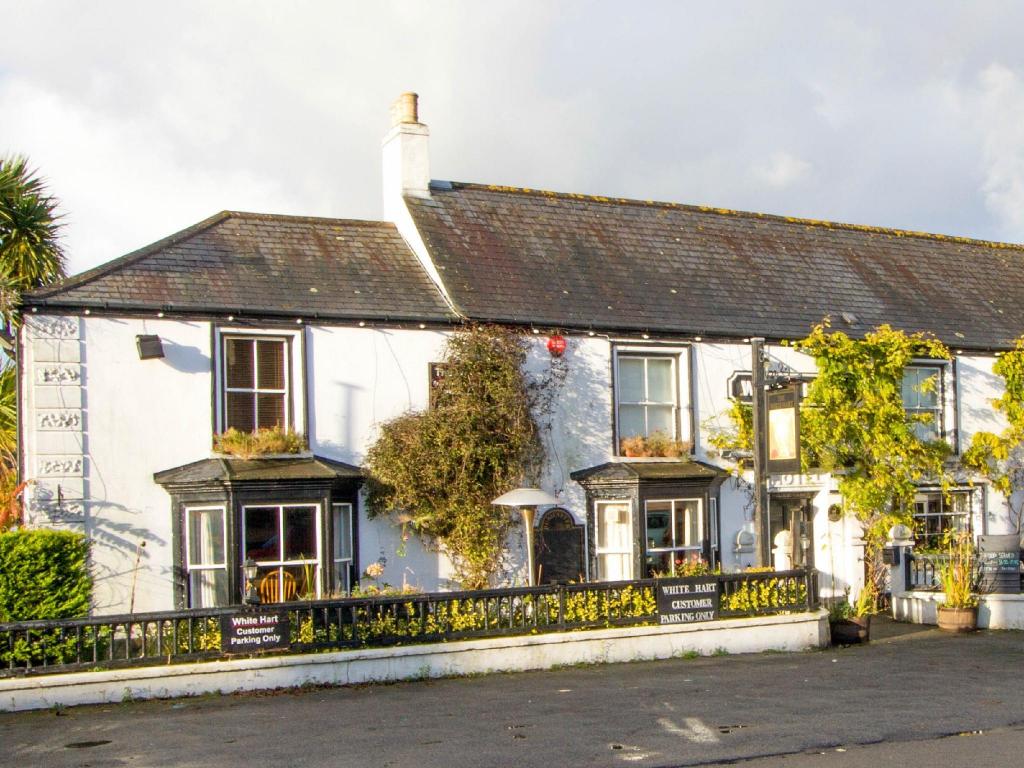 The White Hart 1/7