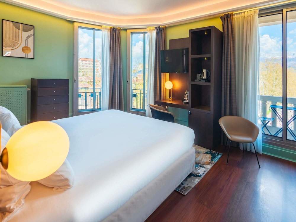 Splendid Hotel Lac d Annecy, Handwritten Collection 9/50