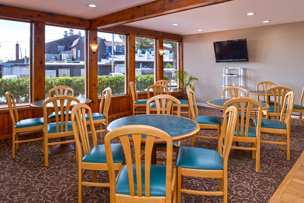 Americas Best Value Inn-Plattsburgh 32/40