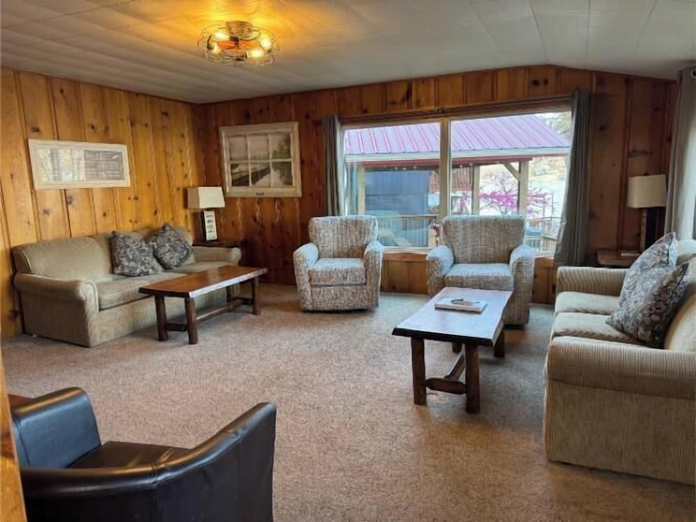 Point View Resort 24/73