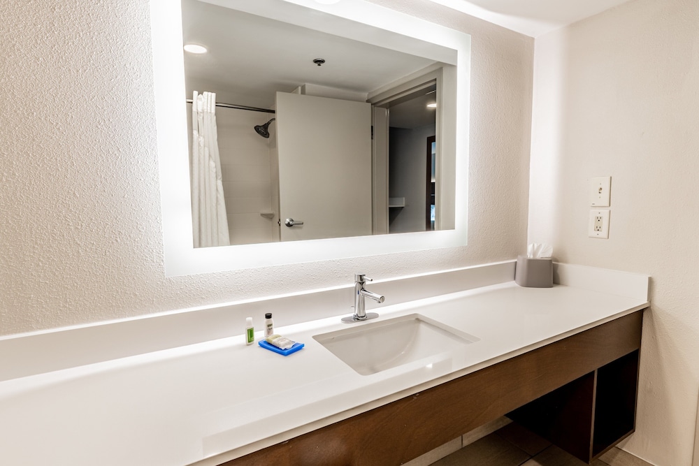 Holiday Inn Express Indianapolis South 31/54