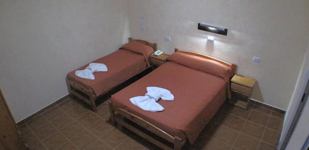 ROOM, TRIPLE