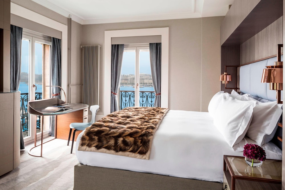 THE RITZ-CARLTON HOTEL DE LA PAIX GENEVA 17/45
