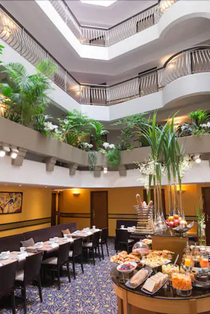 Paris Neuilly Hotel 58/64