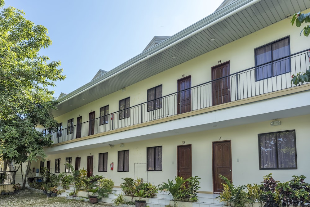 Almira Diving Resort 3/50