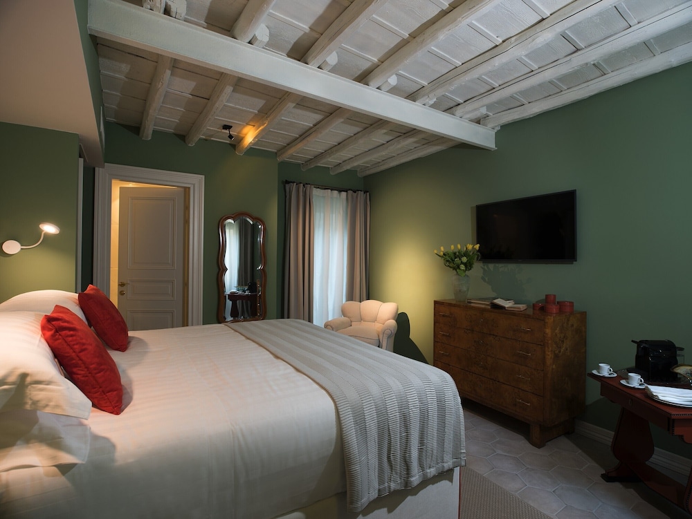 SUPERIOR, DOUBLE BED, INTERIOR VIEW