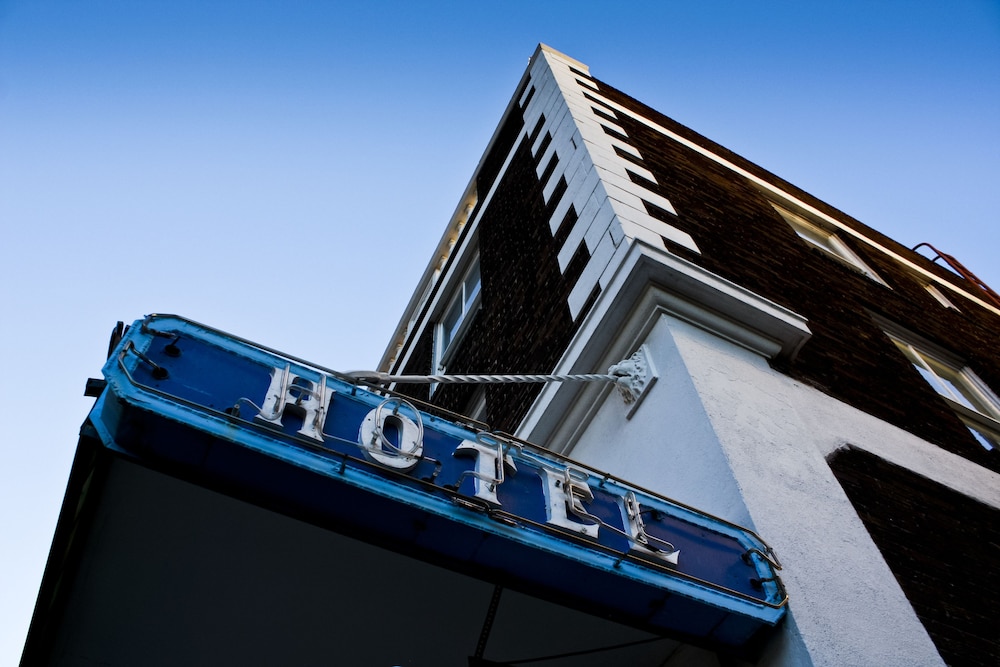Gardner Hotel & Hostel 4/49