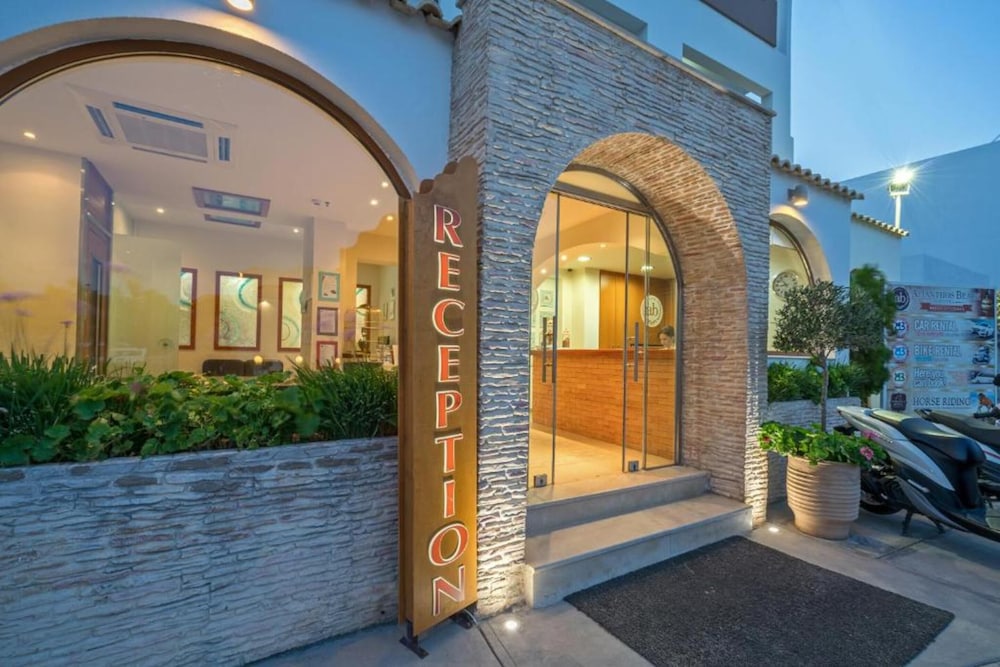 Alianthos Beach Hotel in Agios Vasileios