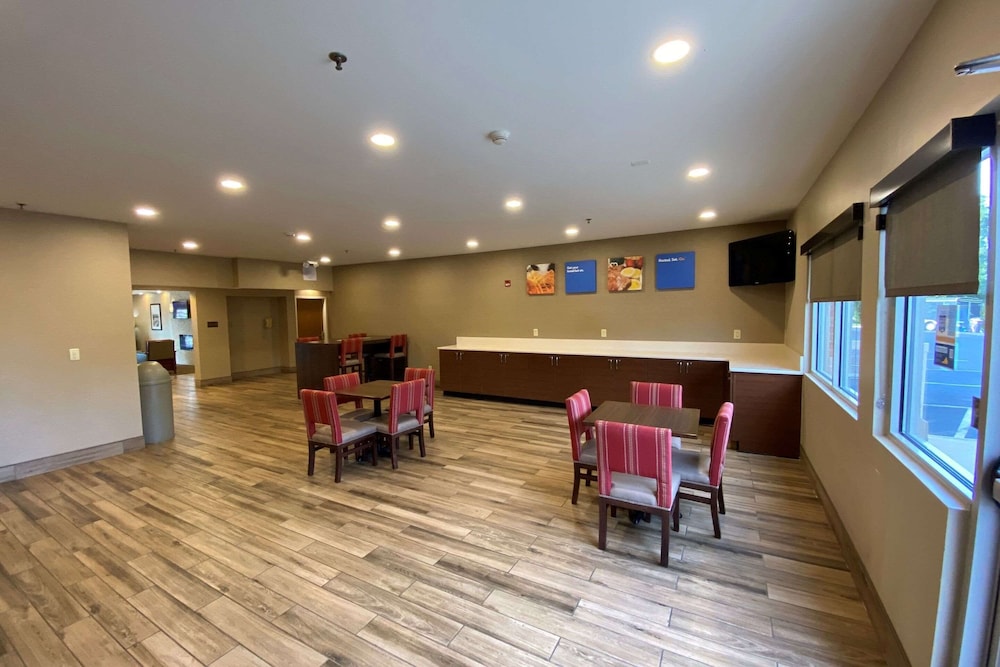 Comfort Inn Airport Roanoke VA 13/53