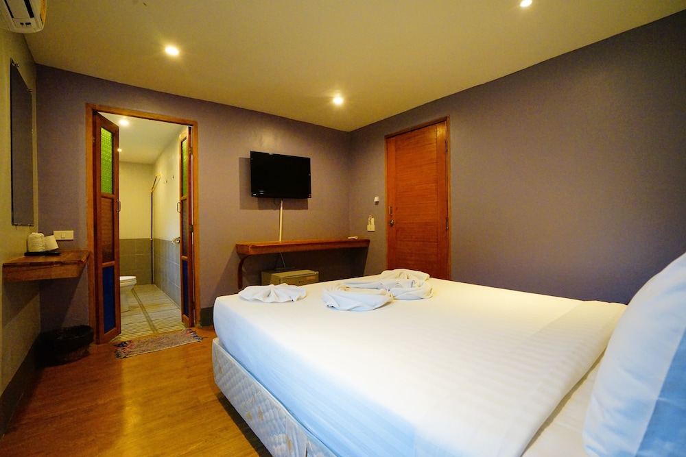 Apple Beachfront Resort 35/69