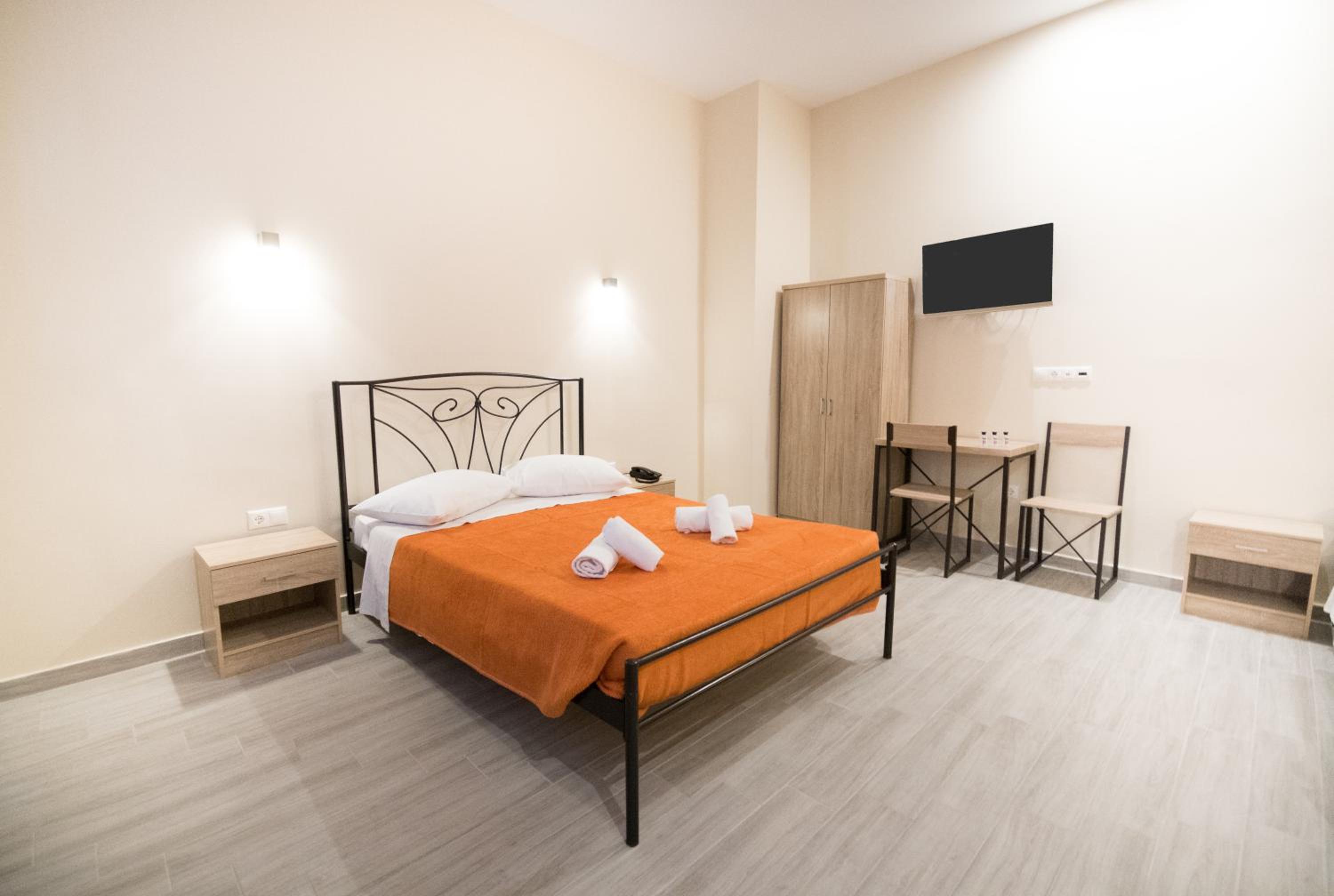 Room, Double Bed