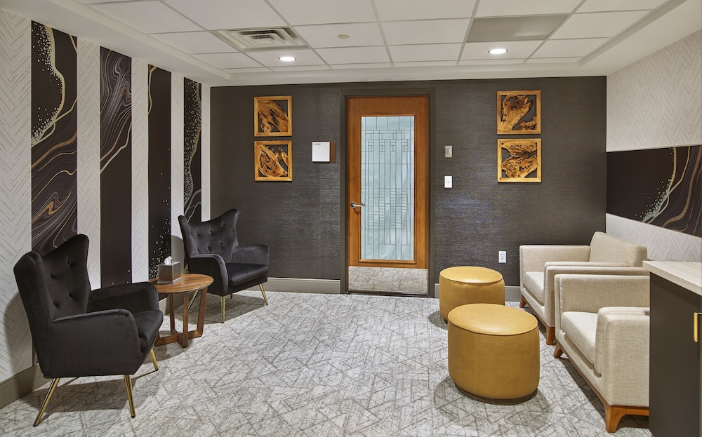 Mystic Lake Casino Hotel 37/62
