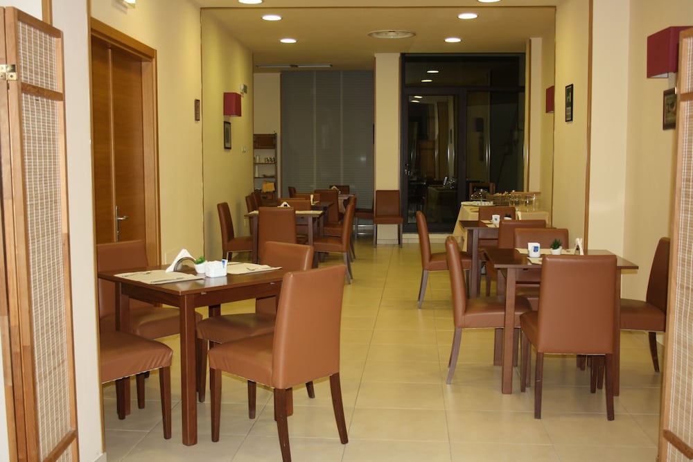HOTEL MILOMAX 49/68
