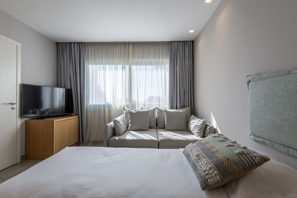 LAKITIRA RESORT & VILLAGE 28/78