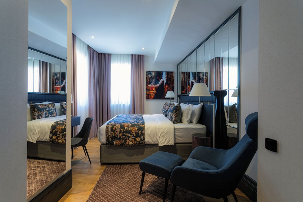 Hotel Puris Moedani 32/66