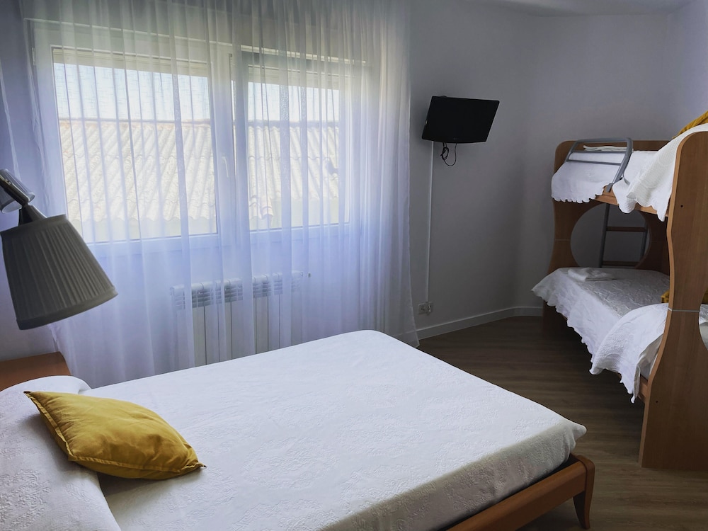 Pension Playa De Sardineiro 7/30
