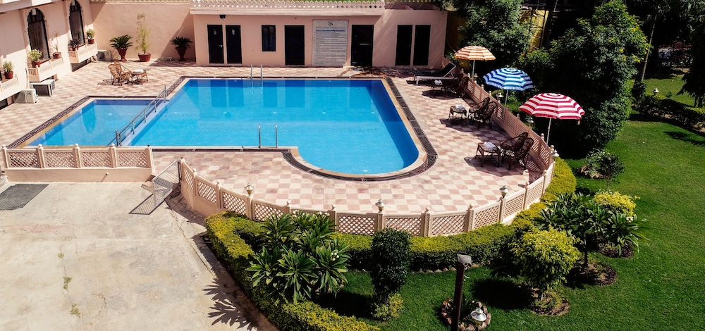Ranthambhore National Resort 70/73