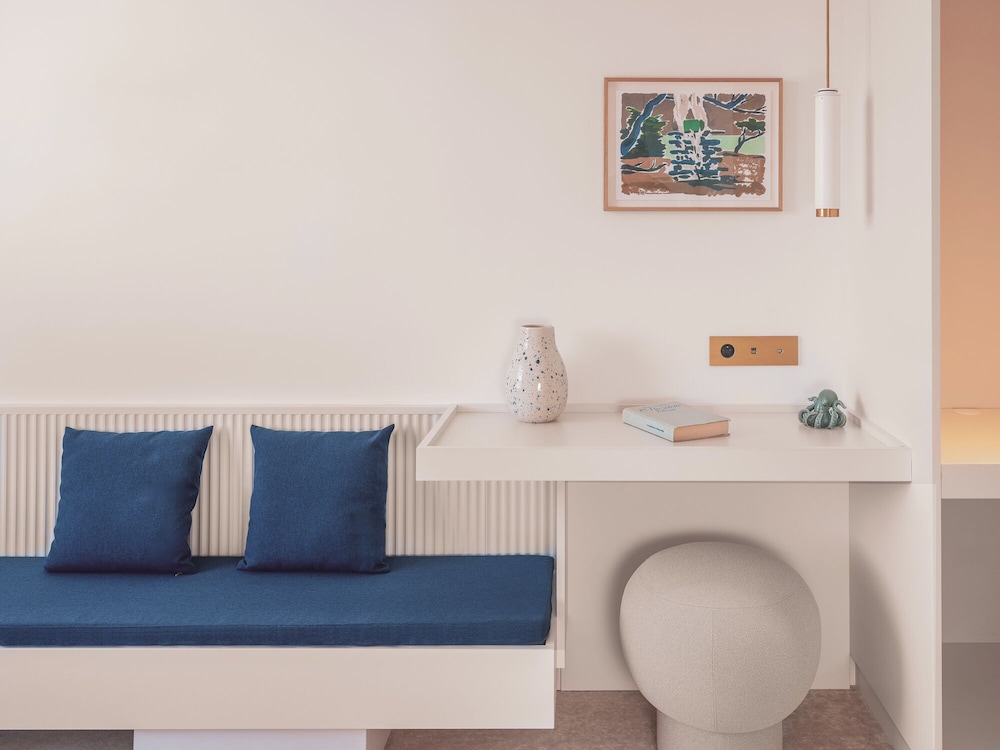 Bleu Hotel & Spa by Germain Collection 45/70