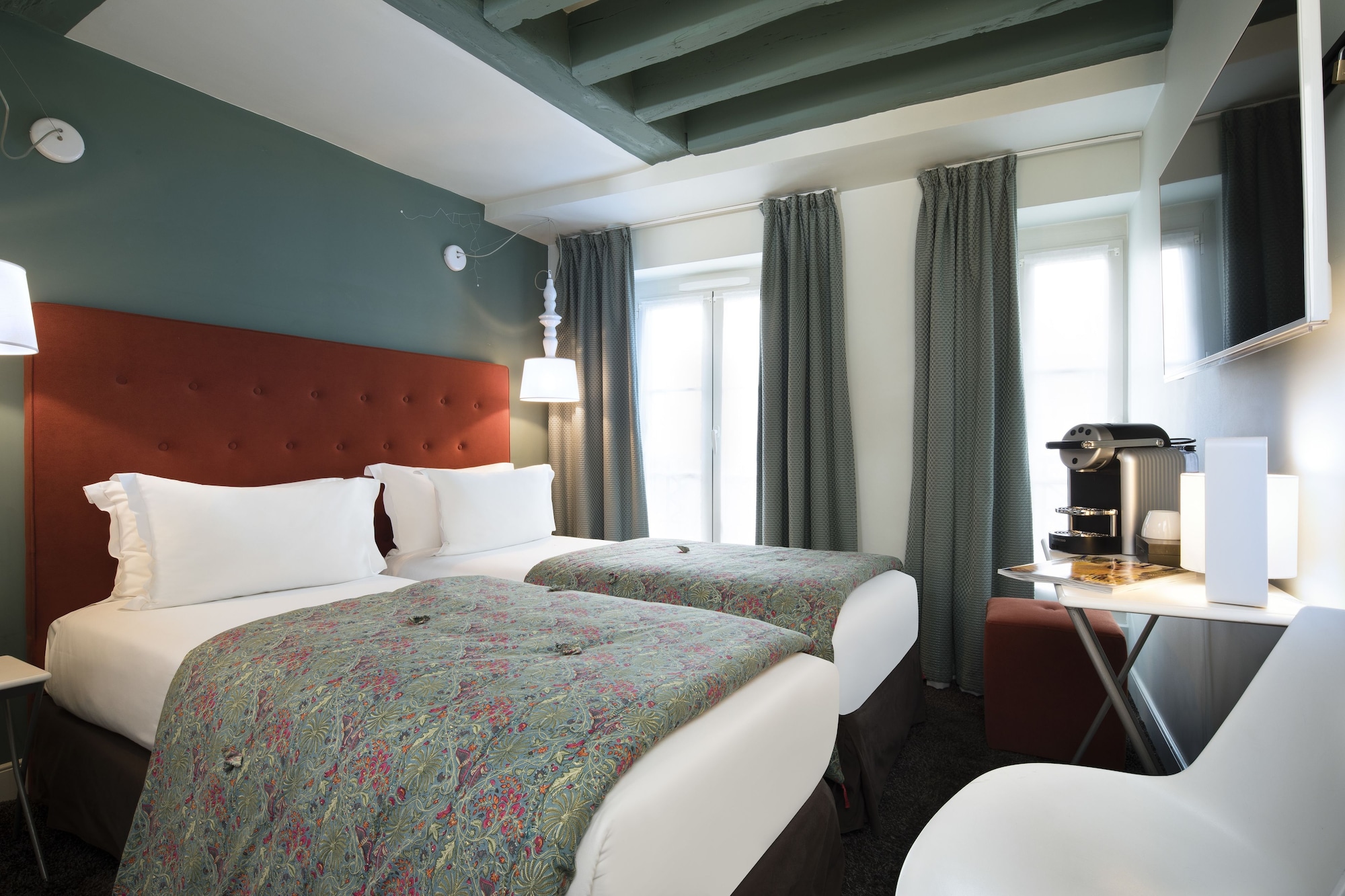 SUPERIOR, DOUBLE OR TWIN BED
