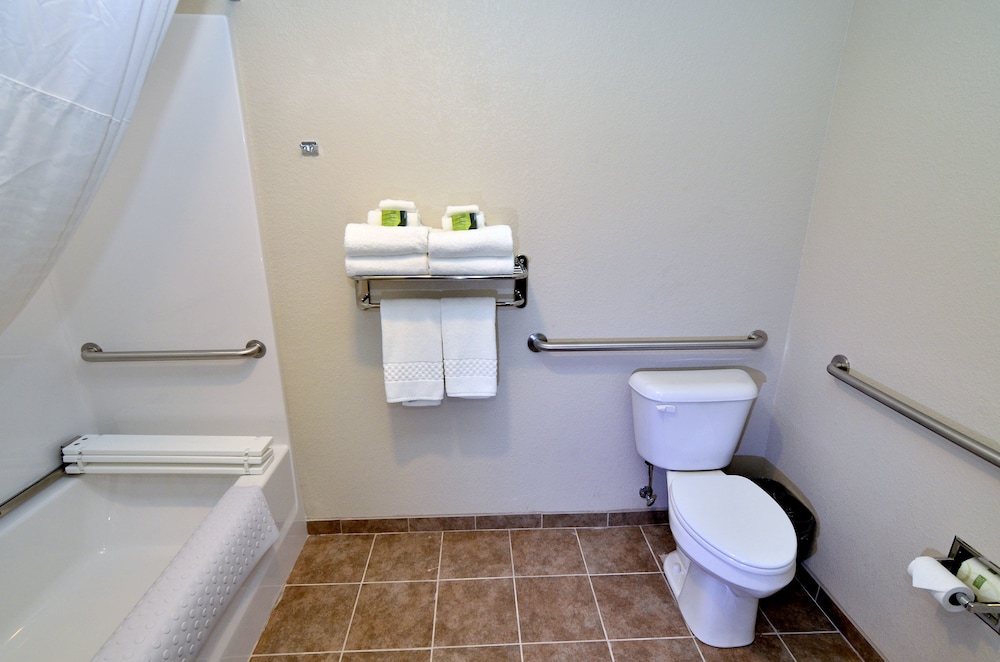 Cobblestone Inn & Suites - Manning 45/50