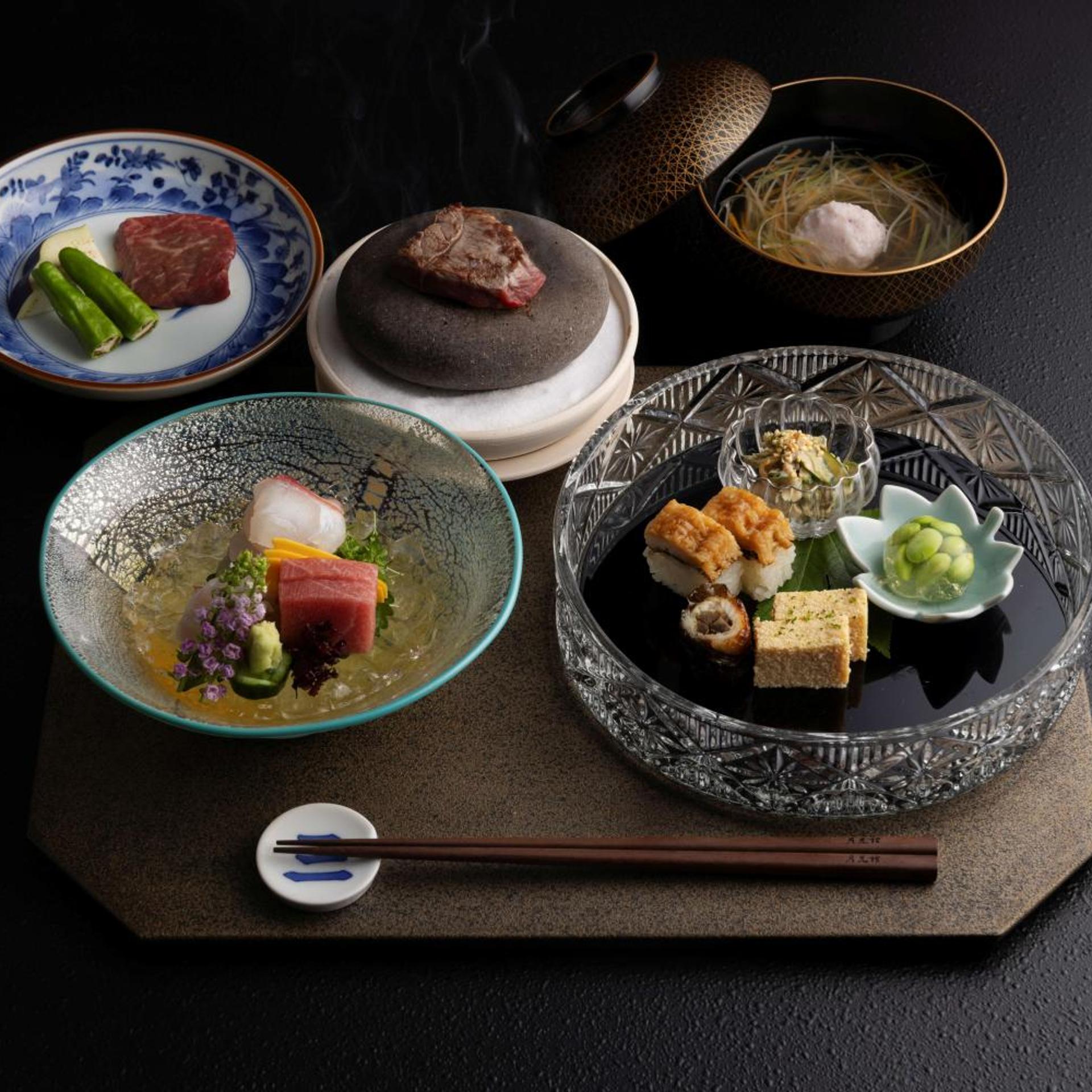 Momoyama Onsen Tsukimikan 25/49