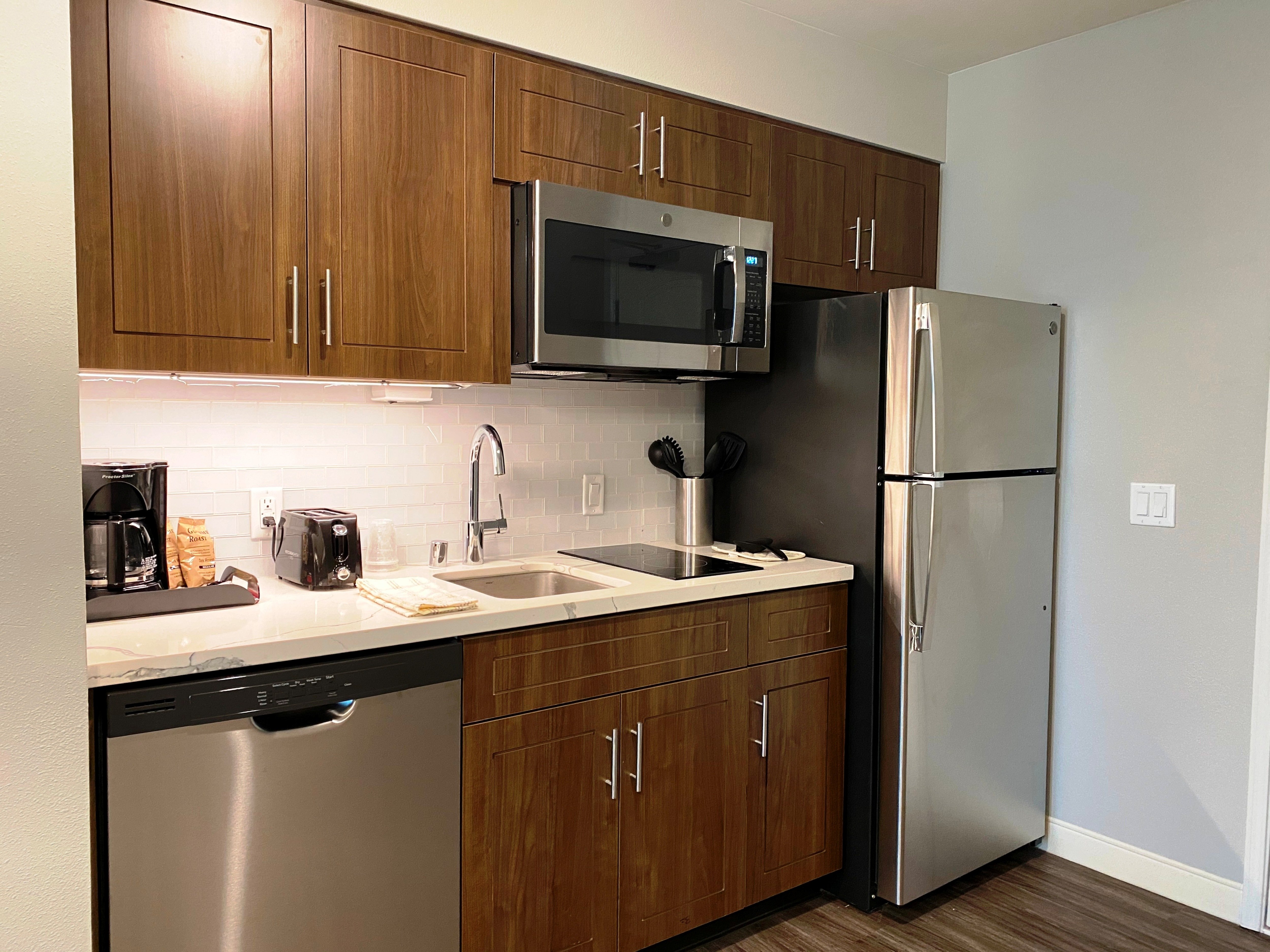 Staybridge Suites Long Beach Airport 6/50