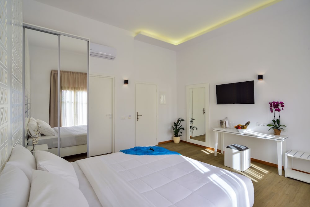 Elia Portou Luxury Residence 6/26