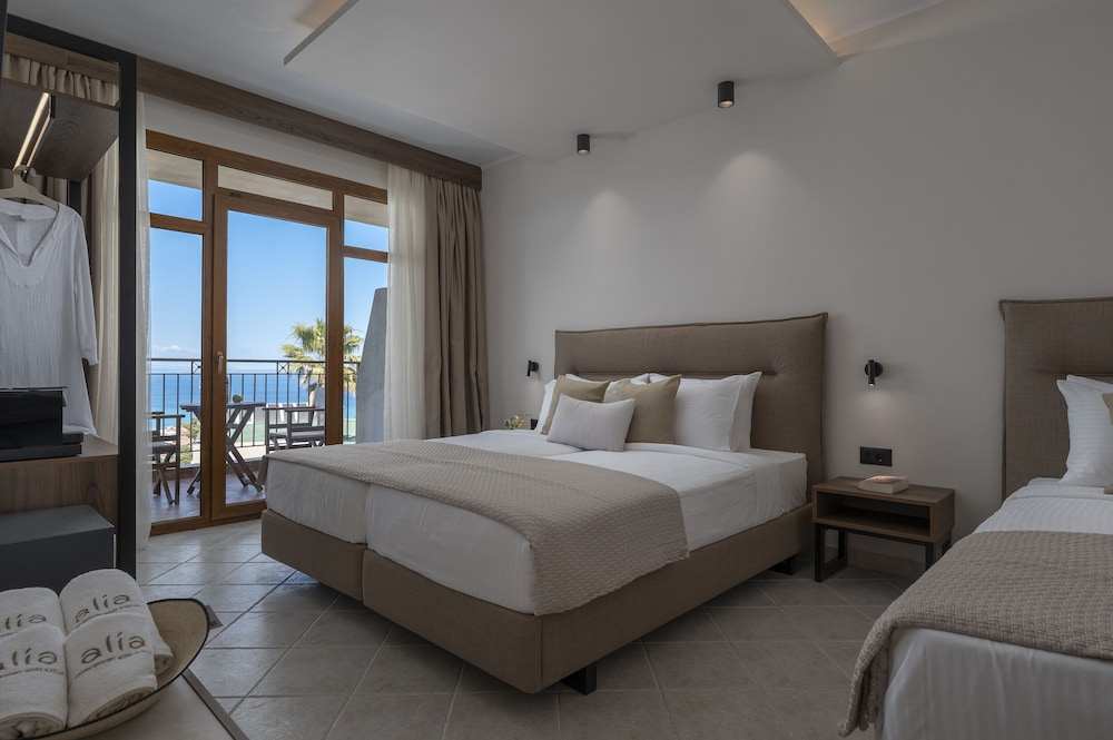 Alia Palace - Adults Only 12/50