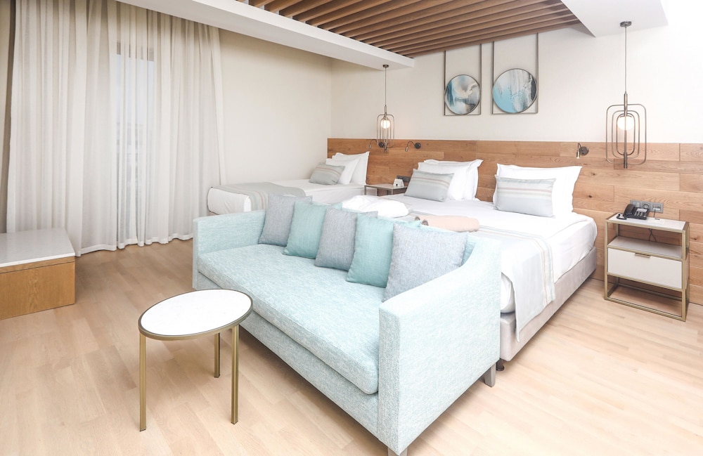 Miramare Beach Hotel 32/50