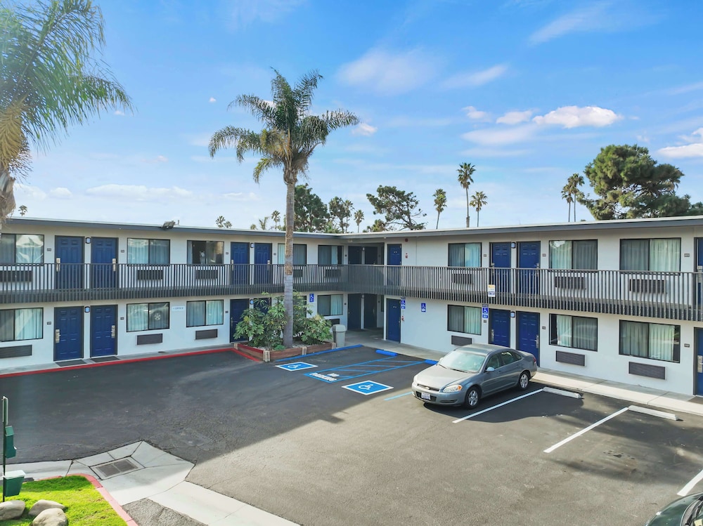 Motel6 Ventura, CA - Beach 45/58
