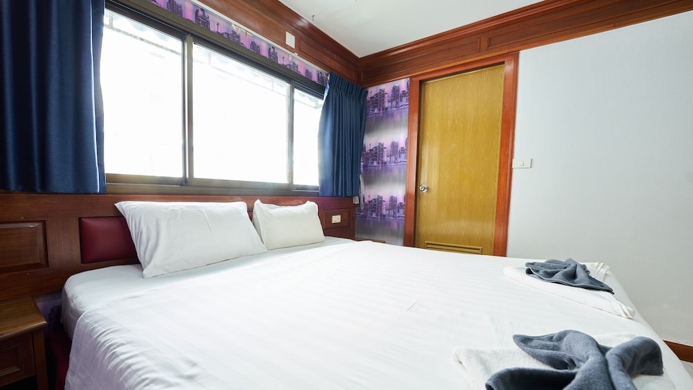 Lime Hotel Patong 15/50