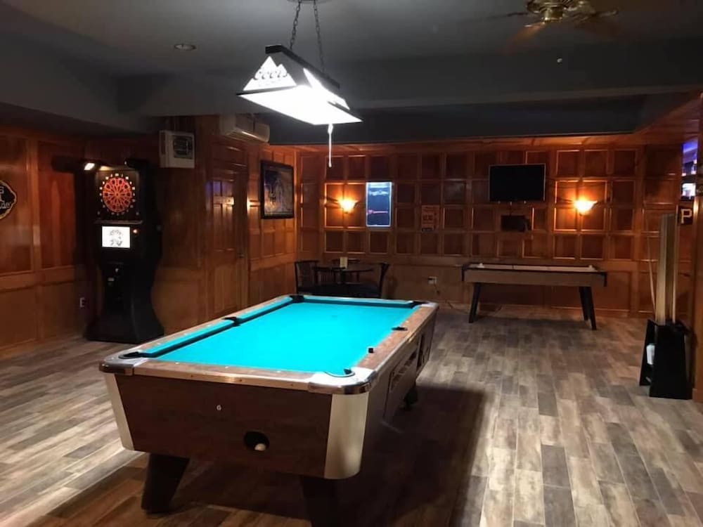 Ramada by Wyndham Pittsburgh/New Stanton 21/38