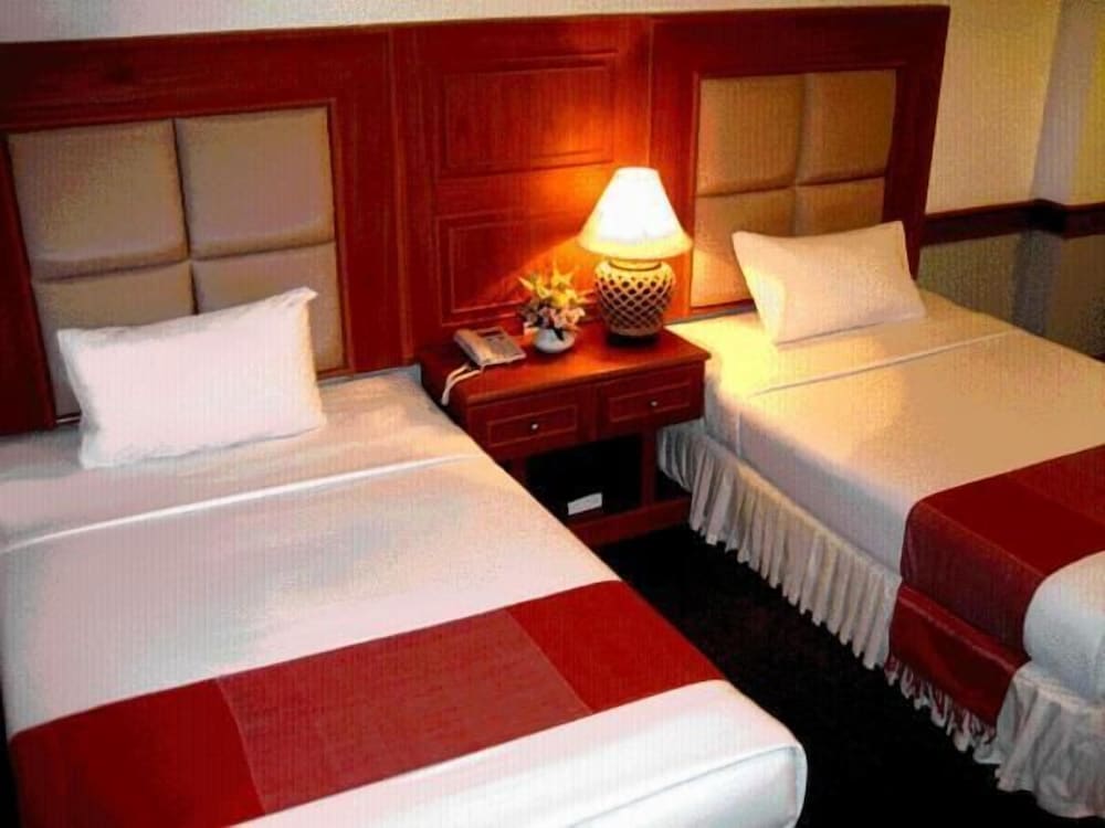 Raya Grand Hotel 16/37