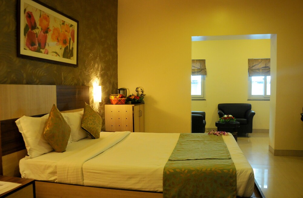 HOTEL MADHAV 19/34