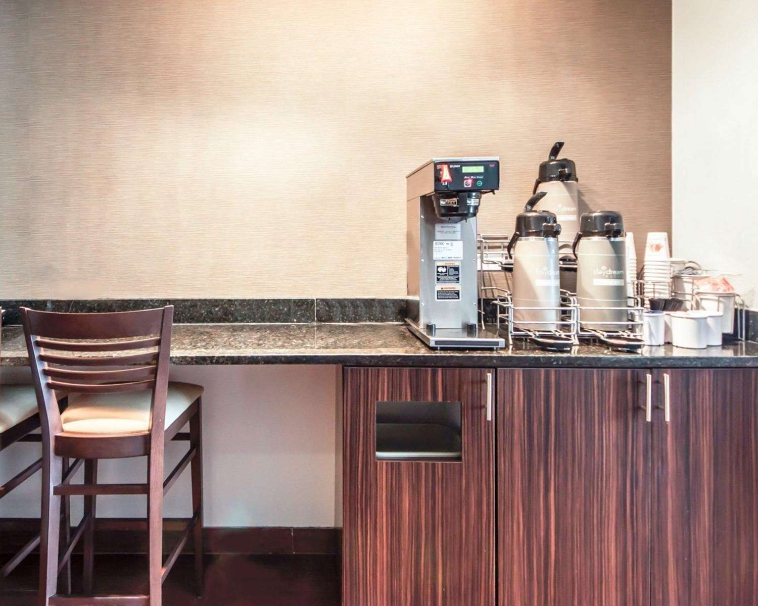 Sleep Inn & Suites Hennessey 34/38