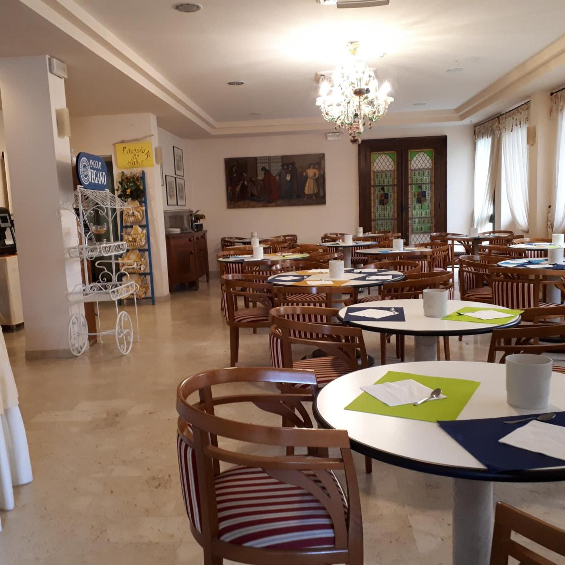 Hotel Fiorella 38/50