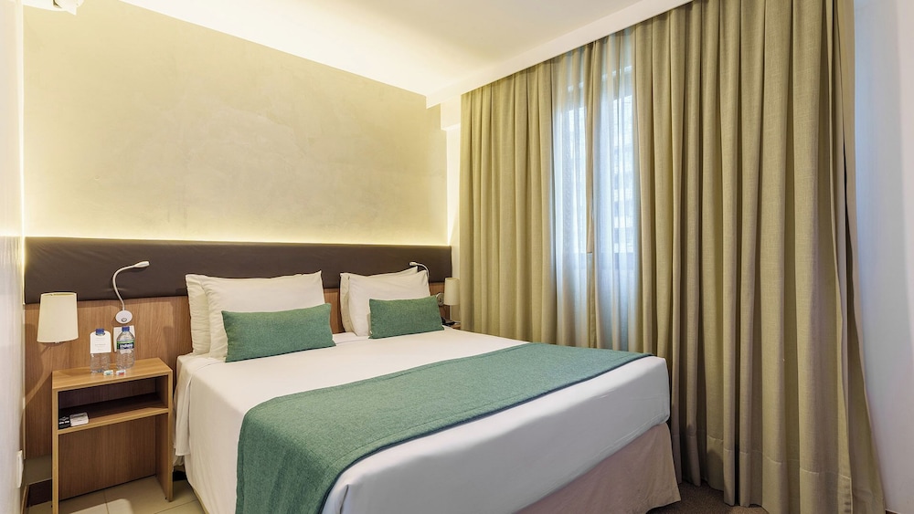 DELUXE, DOUBLE BED