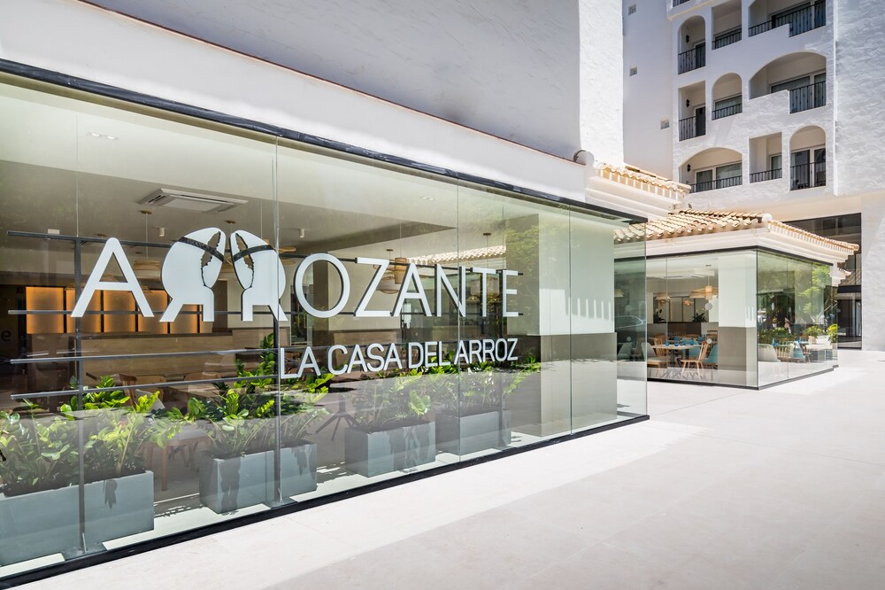 Occidental Puerto Banus 8/75