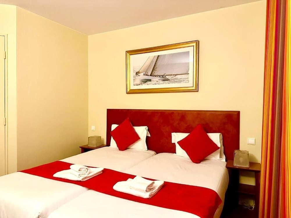 Room at Hotel Bellevue Montmartre, PARIS