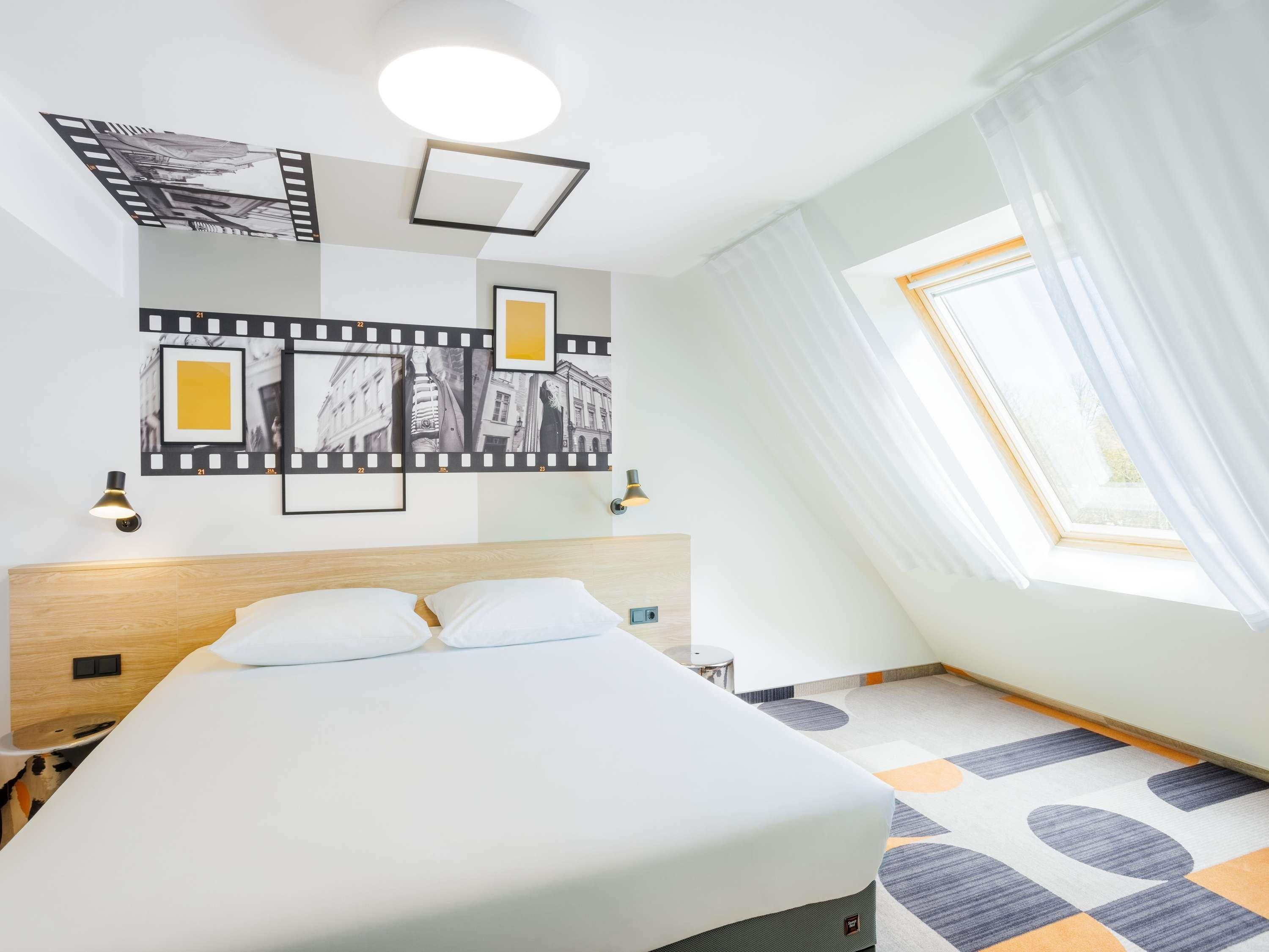 NEWLY DESIGNED, 2 ROOMS, PREMIUM, DOUBLE BED, 2 SOFA