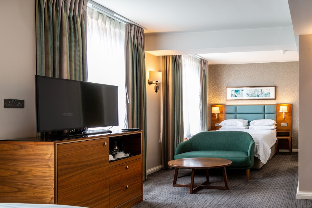 The Lensbury Resort 62/74