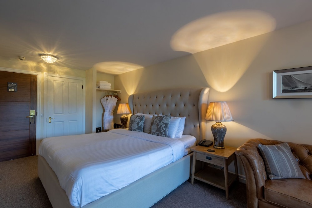 Lakes Hotel and Spa (ex The Burnside Hotel and Spa) 11/84