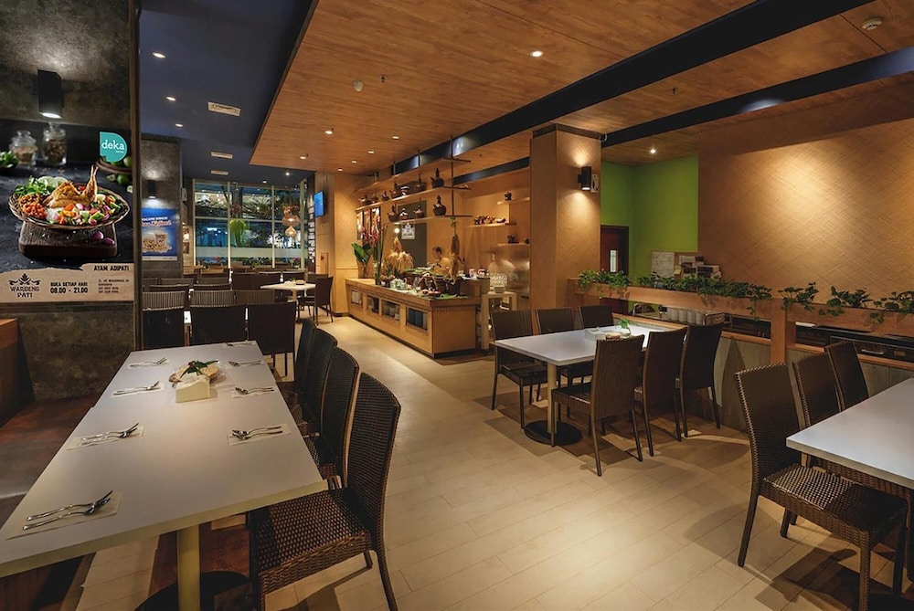 Deka Hotel Surabaya HR Muhammad 29/50