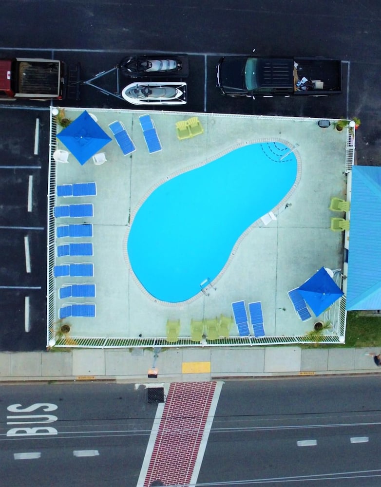 Cabana Motel 14/34