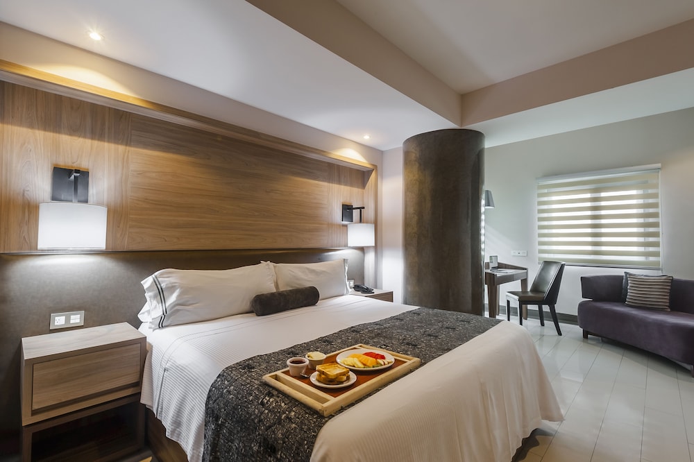 Hotel Real Maestranza 33/69