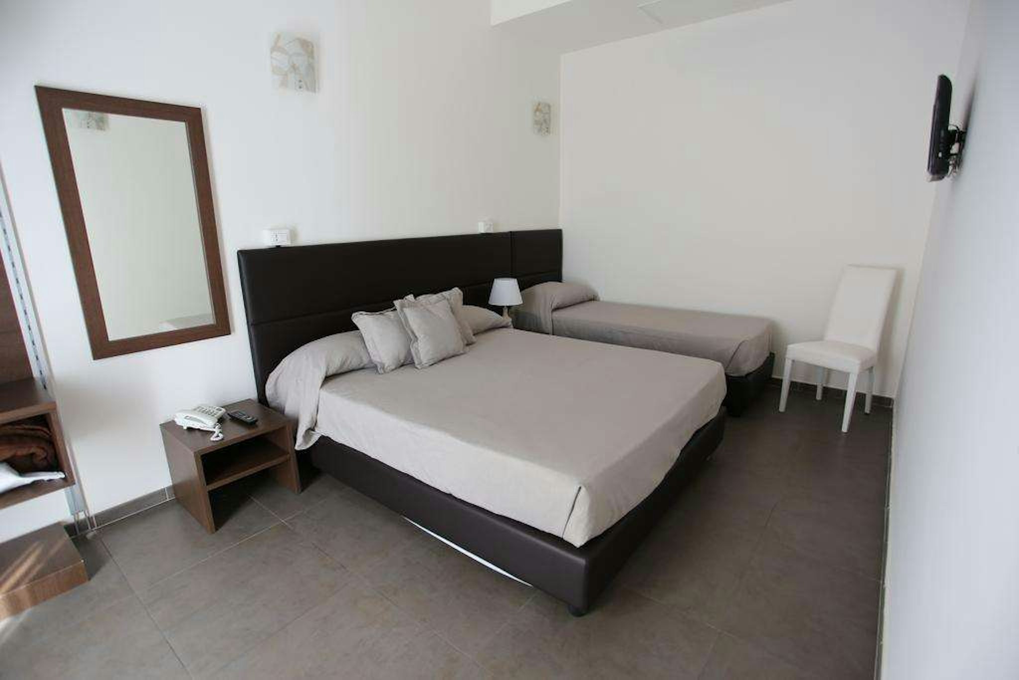 HOTEL EUBEA 21/79