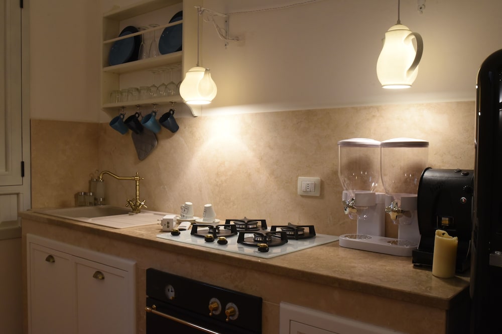 Cadelli Luxury Suite 46/48